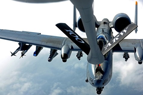 "Thần sấm" A-10 bay thử nghiệm thành công với nhiên liệu cồn rượu.